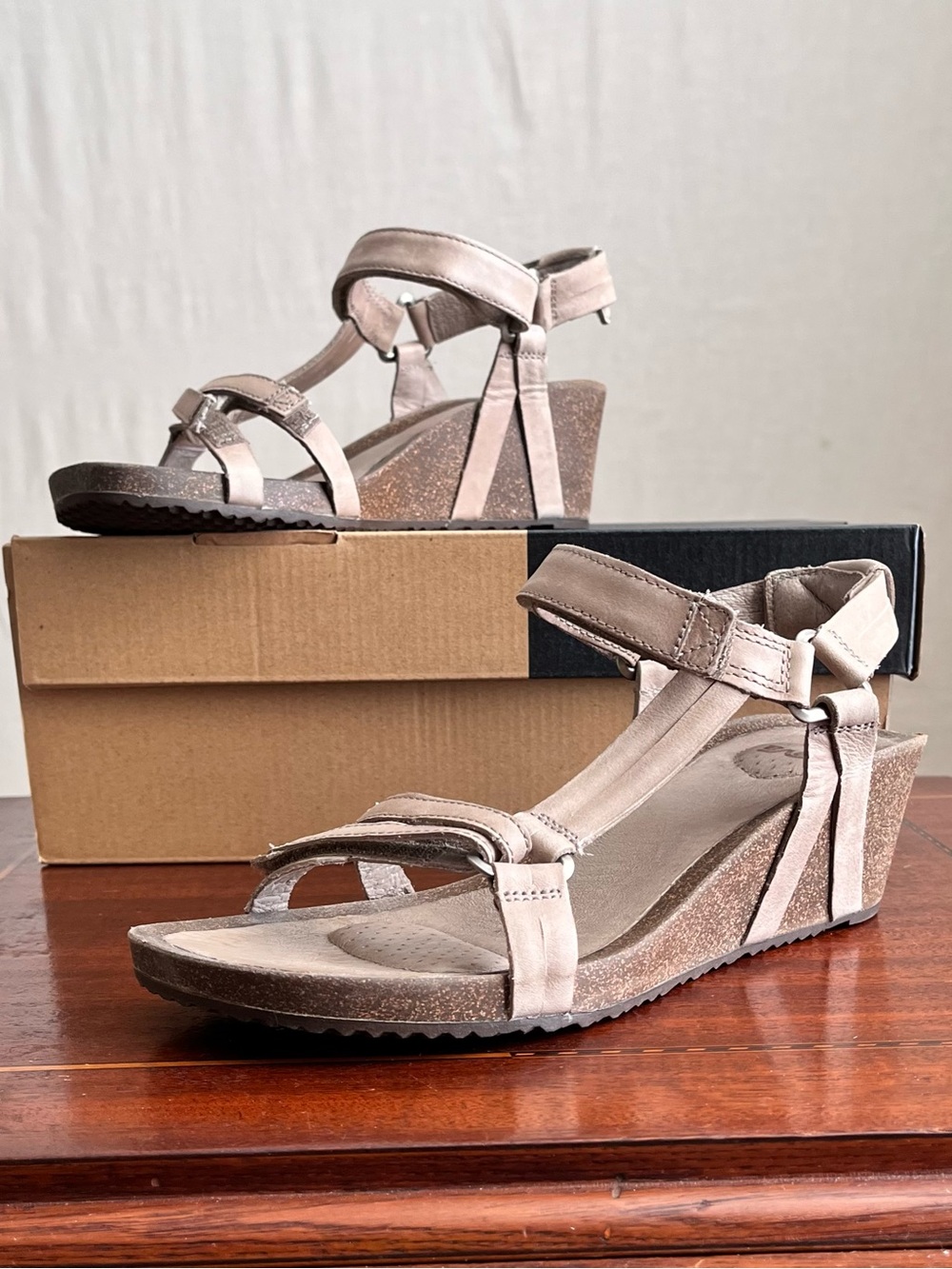 Teva - Ysidro Universal Wedge Sandals in Taupe - 9